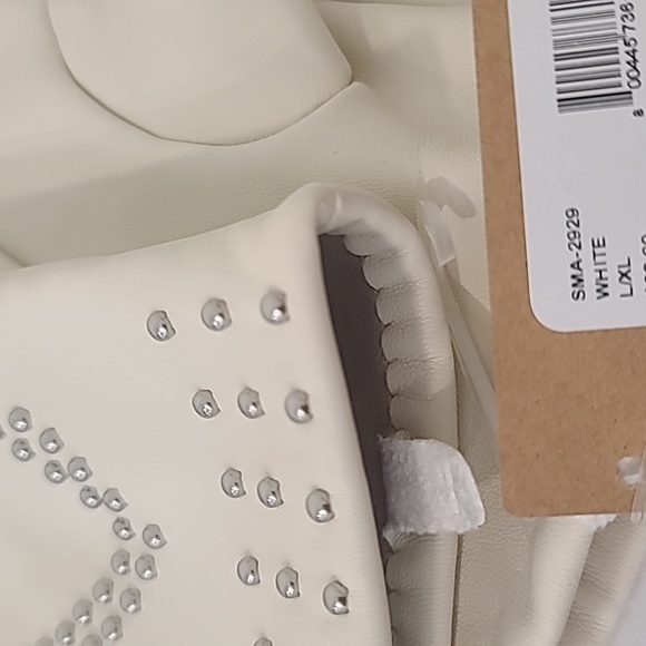 Gloves - Picture 5 of 6